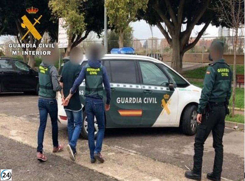 Aprehendidos dos individuos que sustrajeron y comercializaron un automóvil en Laguna de Duero, Valladolid.