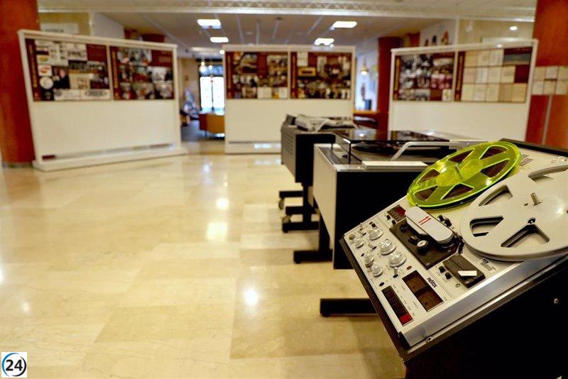 Exposición 'Historia(s) de la radio' llega a la biblioteca de la UBU hasta el 5 de febrero.