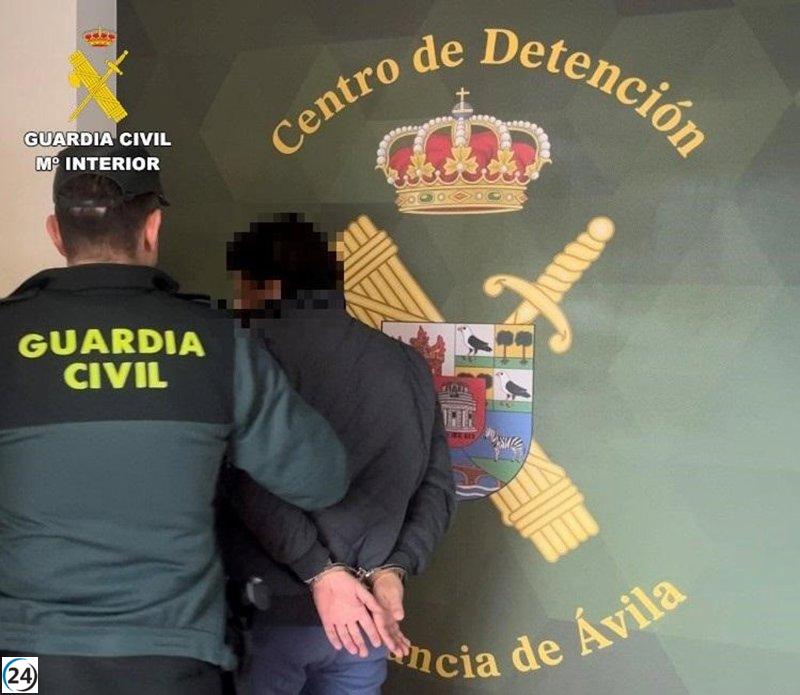 Hombre detenido por retención y extorsión de mujer, con una amenaza de 300 euros.