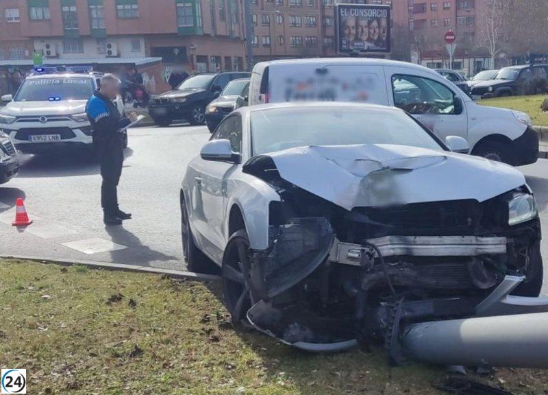 Conductor bajo la influencia de alcohol y drogas estrella coche contra farola en Burgos
