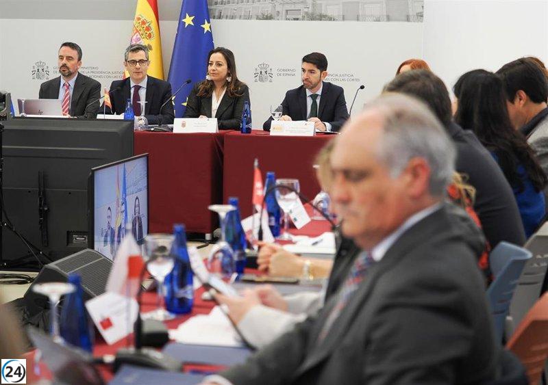 Bolaños promete colaboración con los funcionarios bajo el consenso con las CCAA y la transferencia de justicia.