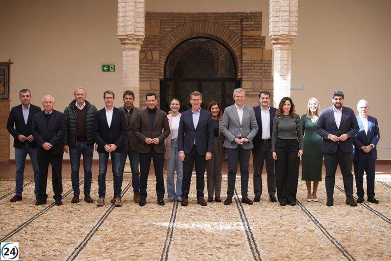 Mañueco destaca la efectividad de las políticas del PP y critica las del Gobierno de Sánchez.