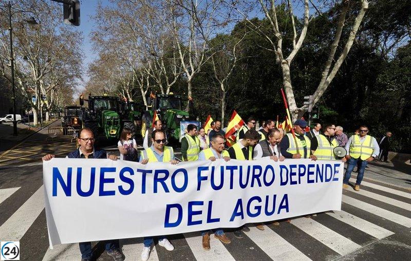 Gran protesta de agricultores en Valladolid por la gestión de la CHD