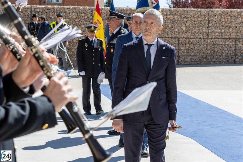 Marlaska critica a la oposición del PP como la más obstructiva de España.
