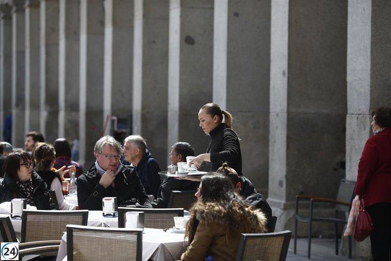 El sector servicios experimenta un crecimiento del 4,3% en ventas y del 1,1% en empleo durante febrero.