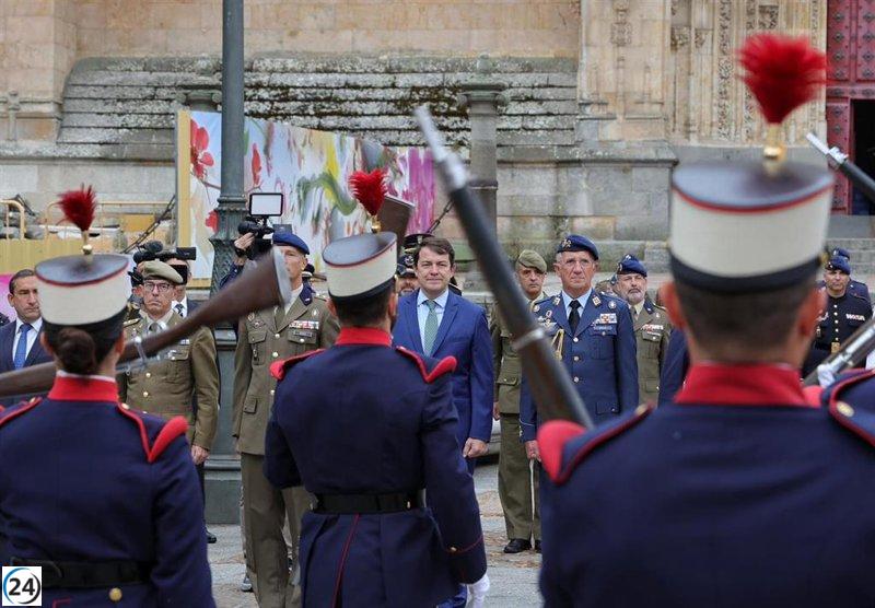 Mañueco expresa su orgullo a los 7.000 efectivos de las Fuerzas Armadas en Castilla y León.