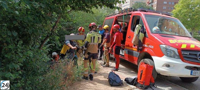Inmigrante rescatado tras colapsar en el río Pisuerga de Valladolid.