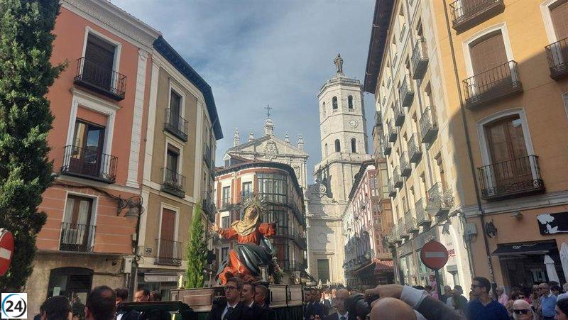 Gran acompañamiento a la Dolorosa de la Vera Cruz en su traslado a la Iglesia de San Miguel