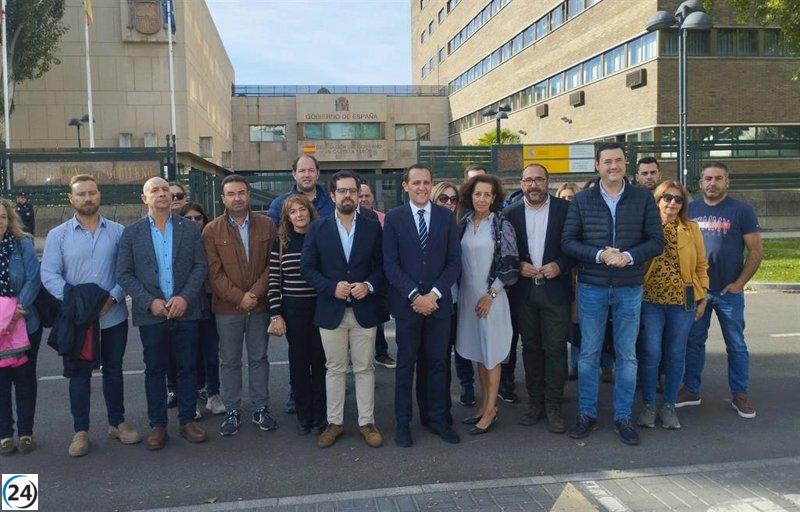 El PP de Valladolid exige la renuncia de Sánchez y Puente por desatender a 33.000 vecinos sin autobús.