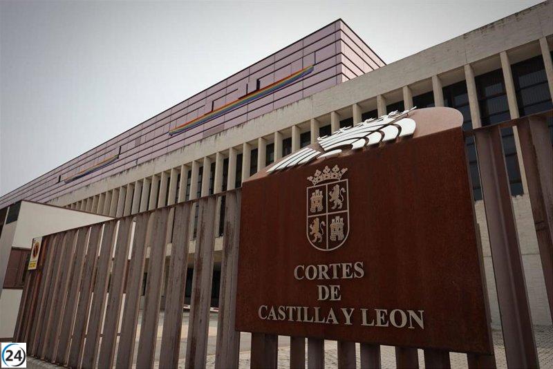 Funcionaria que denuncia al secretario de las Cortes menciona prevaricación y a otros involucrados.