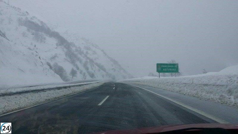 Nieve afecta a cuatro puertos de Burgos y otros diez en Burgos y León requieren cadenas.
