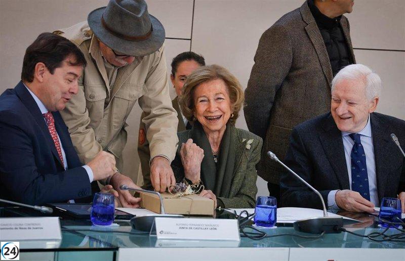 La Reina Sofía abre el Centro de Investigación de Atapuerca y nombra sus laboratorios.