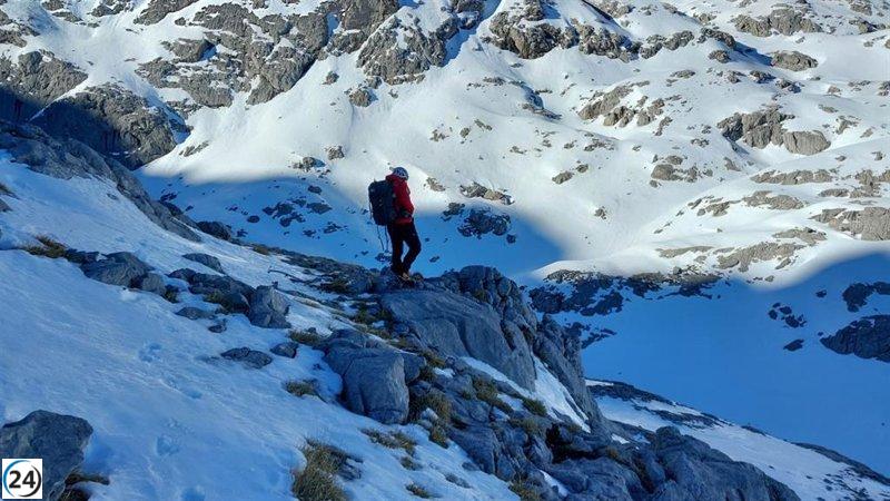 Reanuda la búsqueda del montañero leonés desaparecido en Picos de Europa tras cuatro días.