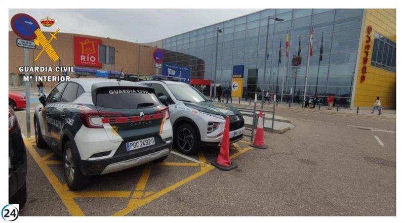 Tres arrestos por el robo de 1.400 euros en ropa en Río Shopping.