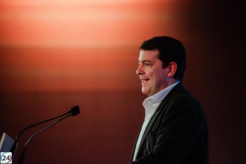 Mañueco destaca la importancia del audiovisual para fortalecer el turismo.