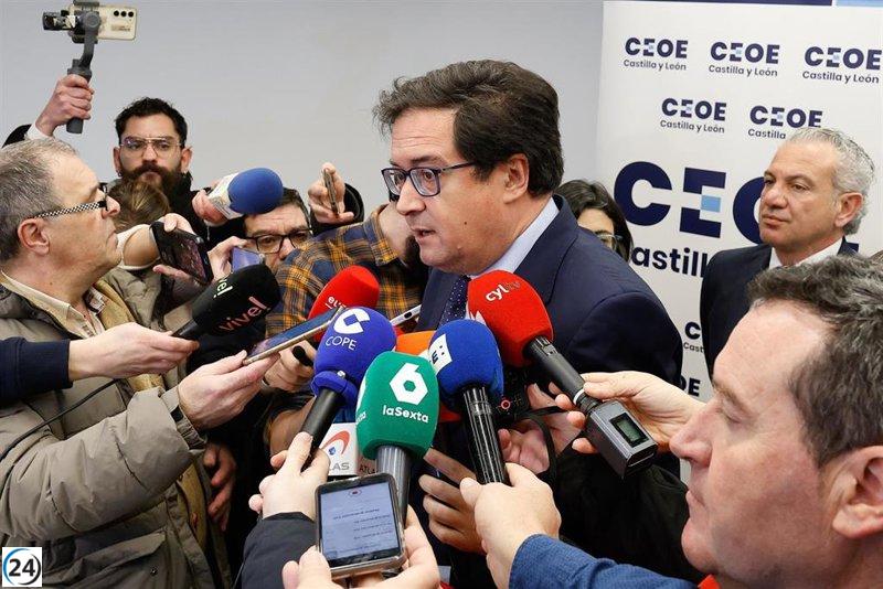 El Gobierno analiza ajustar el IRPF en función del aumento del SMI, buscando alcanzar el 60% del salario medio.