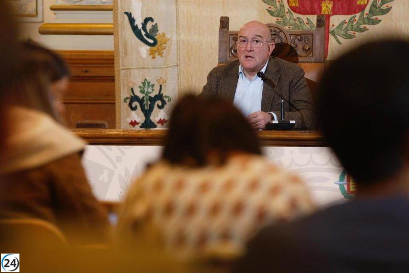 Carnero ajustará el reglamento para legitimar el cargo de director de Coordinación.