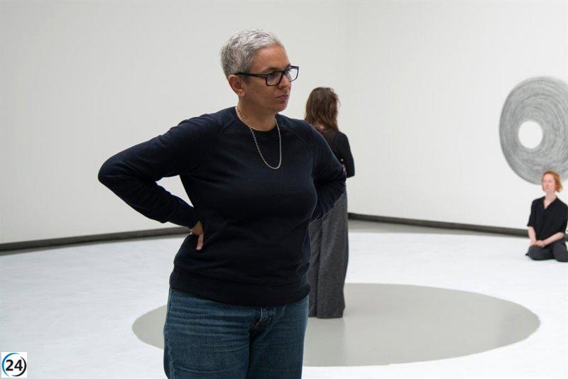 Dora García reconoce su excelencia al recibir el Premio Castilla y León de las Artes 2024.
