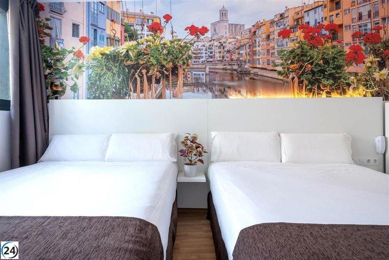 Descenso del 1,3% en las pernoctaciones hoteleras en febrero, superando la media nacional.