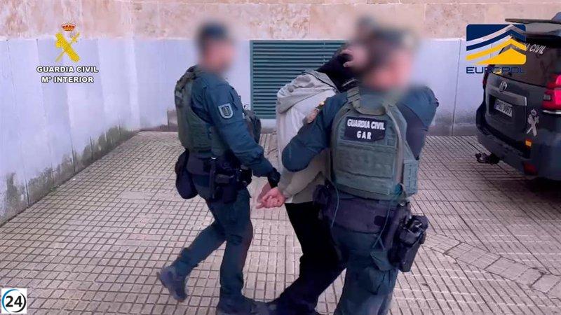 Capturan en Salamanca, Burgos y Huelva a yihadistas con cuchillos y planes de atentados suicidas.