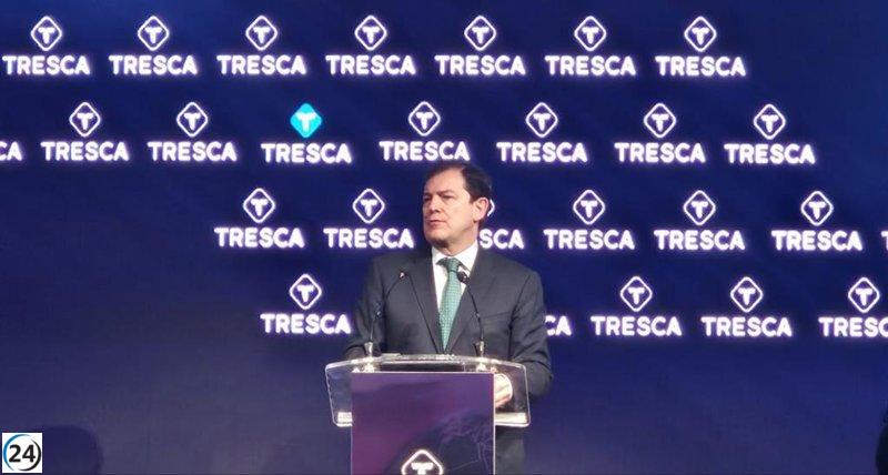 Mañueco promueve un diálogo honesto y expresa su optimismo frente a los aranceles.