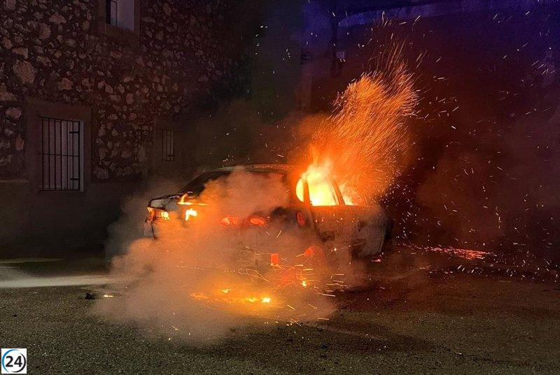 Incendio automovilístico provoca desalojo en Montemayor de Pililla, Valladolid.