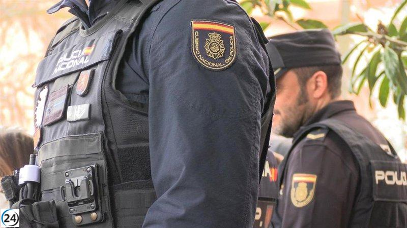 Cuatro arrestados en Valladolid tras amenazar a un indigente, que respondió blandiendo un cuchillo.