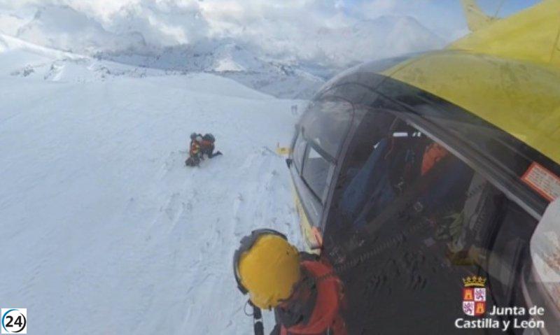 Montañera accidentada en Gredos recibe rescate en la Laguna de Ávila.