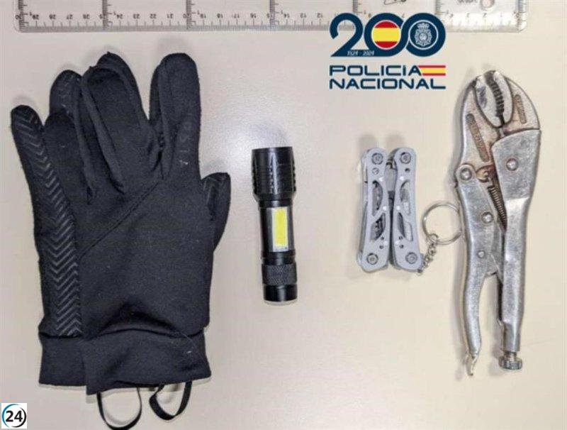 Liberan a un ladrón habitual tras cometer dos robos en autos en Valladolid.