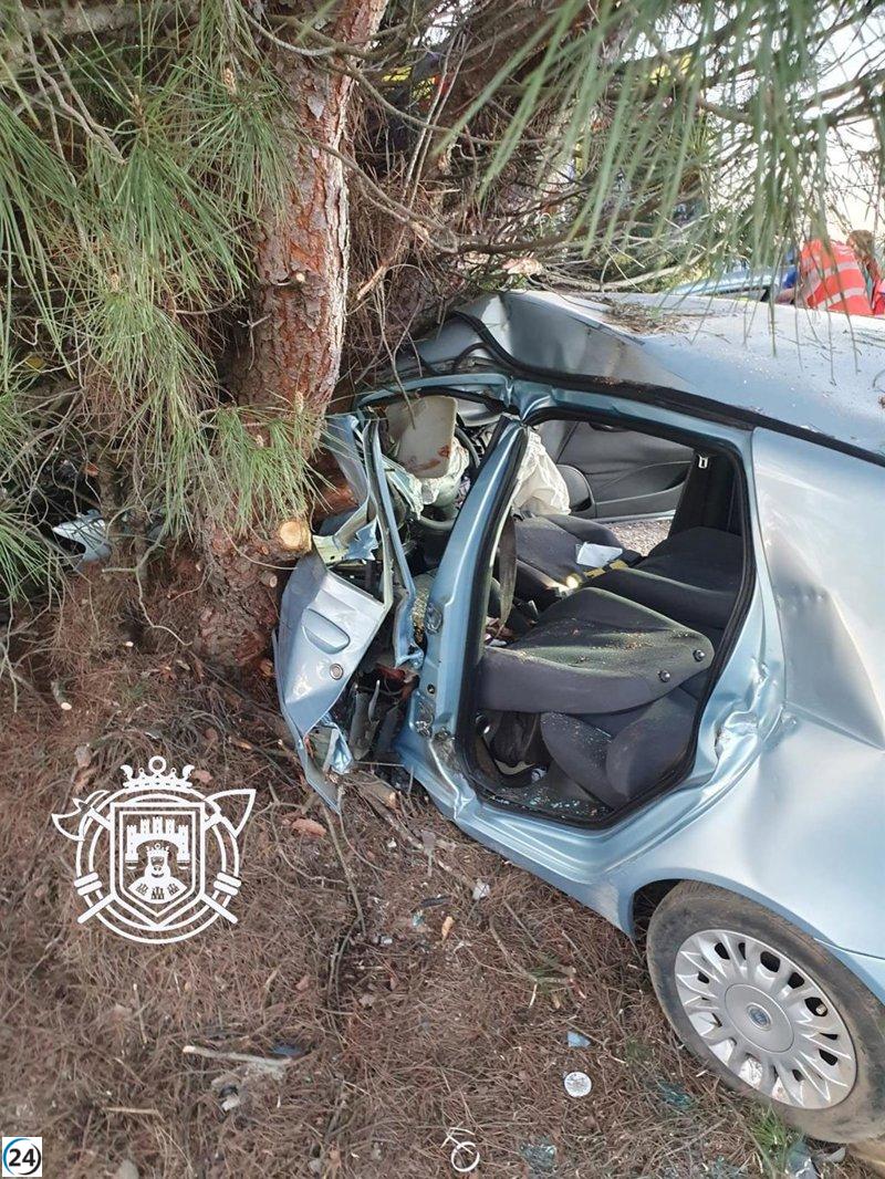 Accidente en la A-62: Un herido de gravedad al chocar su coche contra un árbol en Burgos.