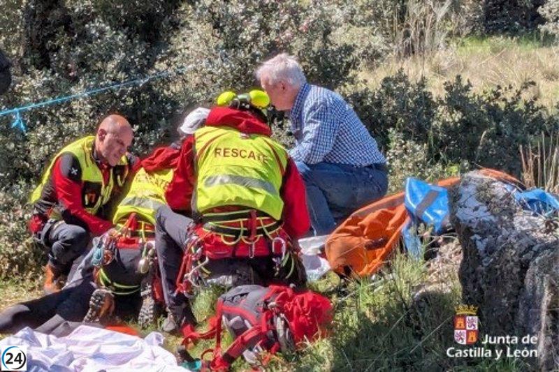 Ciclista accidentado en Cardeñosa (Ávila) es auxiliado tras la caída