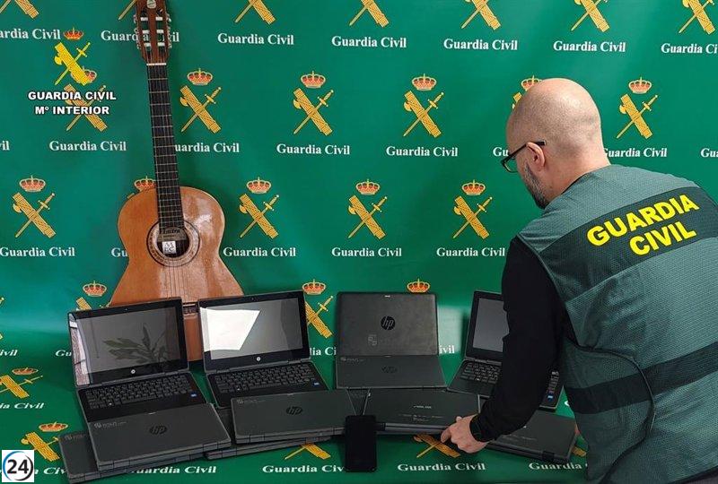 Joven apresado tras sustraer 19 laptops, un móvil y una guitarra de un colegio en Villarramiel.
