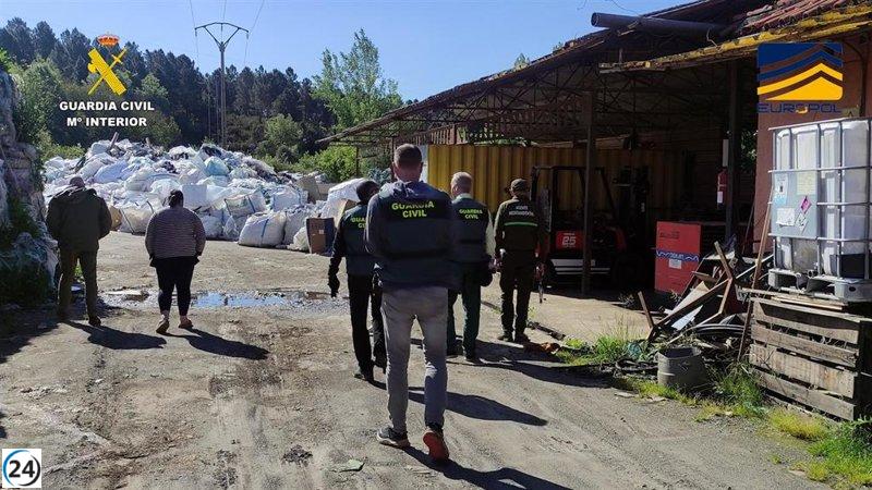 Desmantelan en León una red de tráfico internacional de desechos.