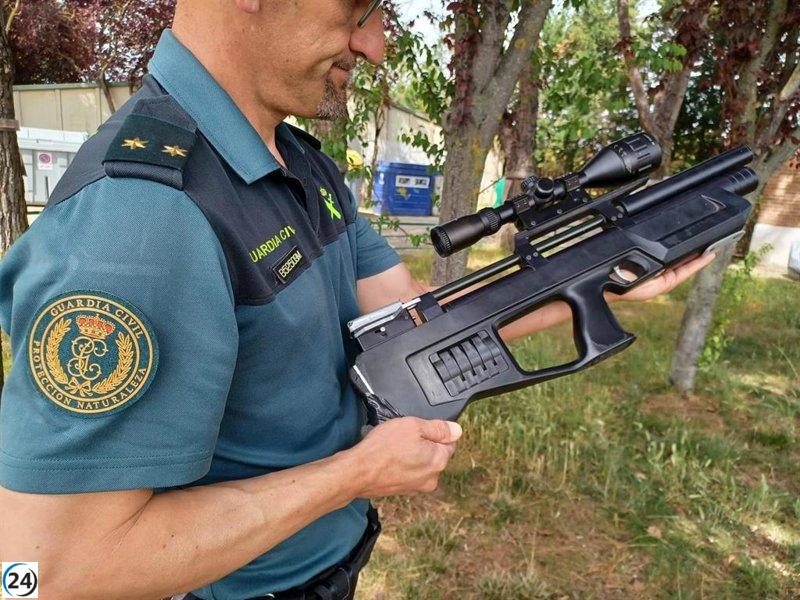 Detenido en Viana de Cega por llevar un rifle cazador en su todoterreno.