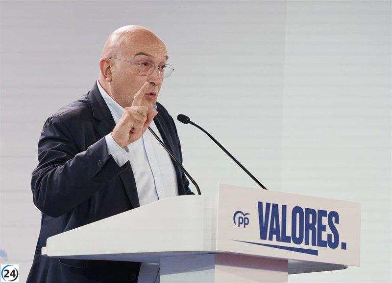 Carnero: “Vota con V y despide a los socialistas”