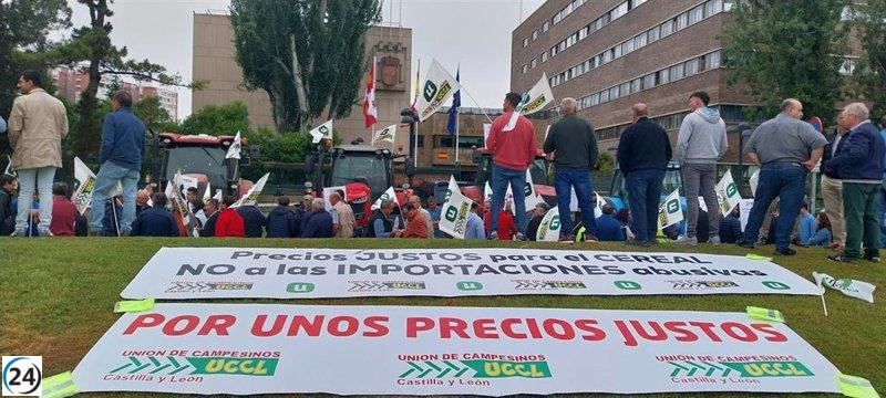 Agricultores de Castilla y León se manifiestan en Valladolid exigiendo aranceles o ayudas para el cereal ucraniano.