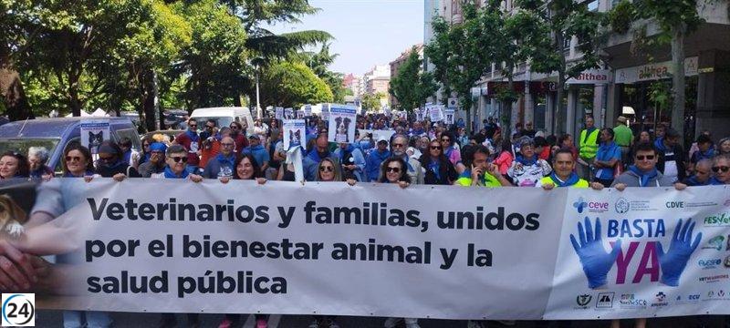 Veterinarios en León y Valladolid exigen una legislación para proteger el bienestar animal y la salud pública.