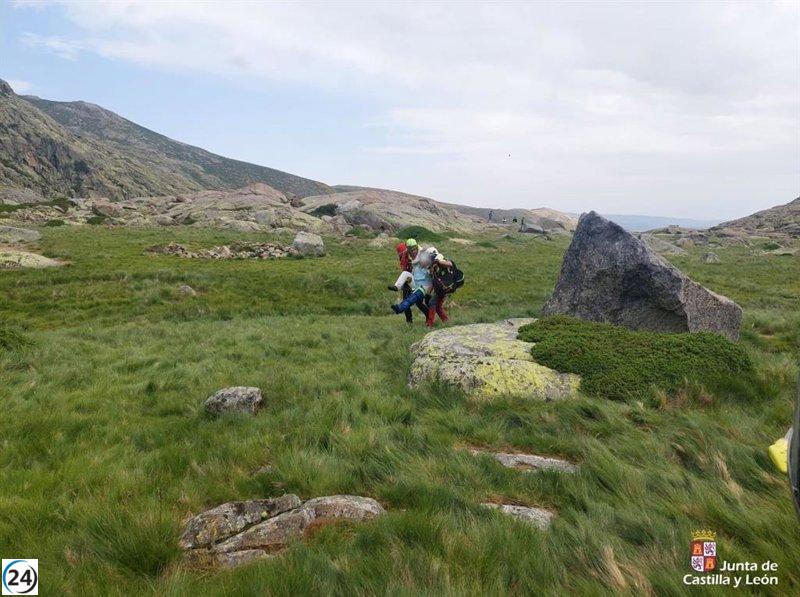 Los servicios de emergencia recuperan a dos senderistas lesionados en Zapardiel de la Ribera.