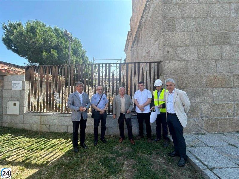 Progresan sin fecha definida las reparaciones en la iglesia de San Andrés de Ávila tras el derrumbe de su muro norte.