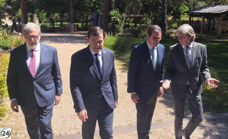 Mañueco resalta el crecimiento del 3,2% en el PIB de CyL y los récords de empleo como símbolos de su estabilidad.