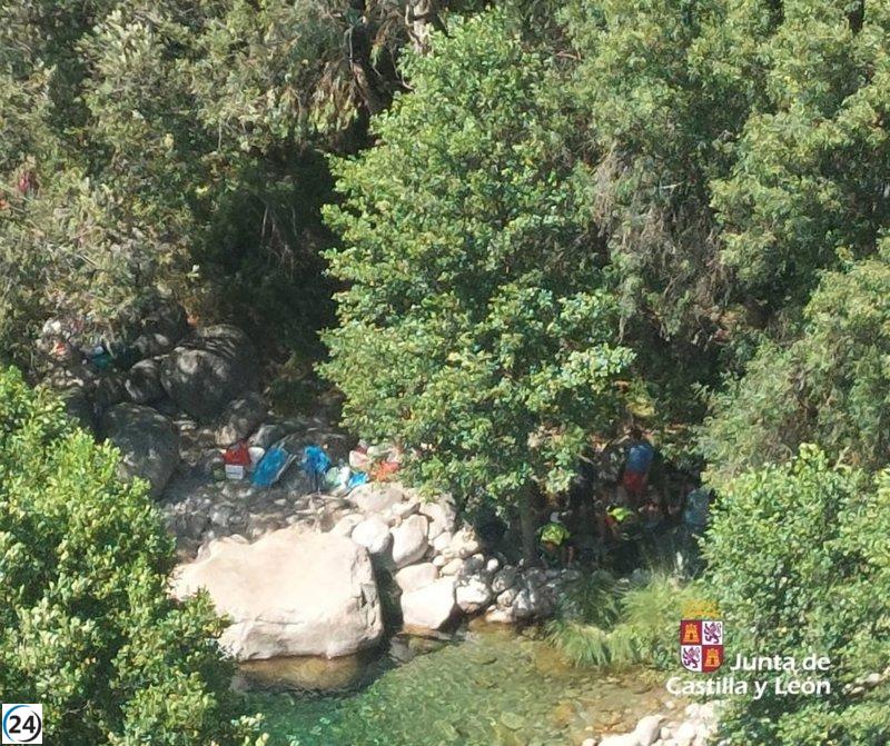 Rescatan a mujer lesionada por caída en Gredos, Ávila.
