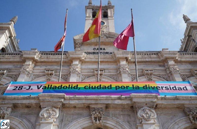 El Tribunal Supremo respalda el izado de la bandera LGTBI en el Ayuntamiento de Valladolid en 2020.