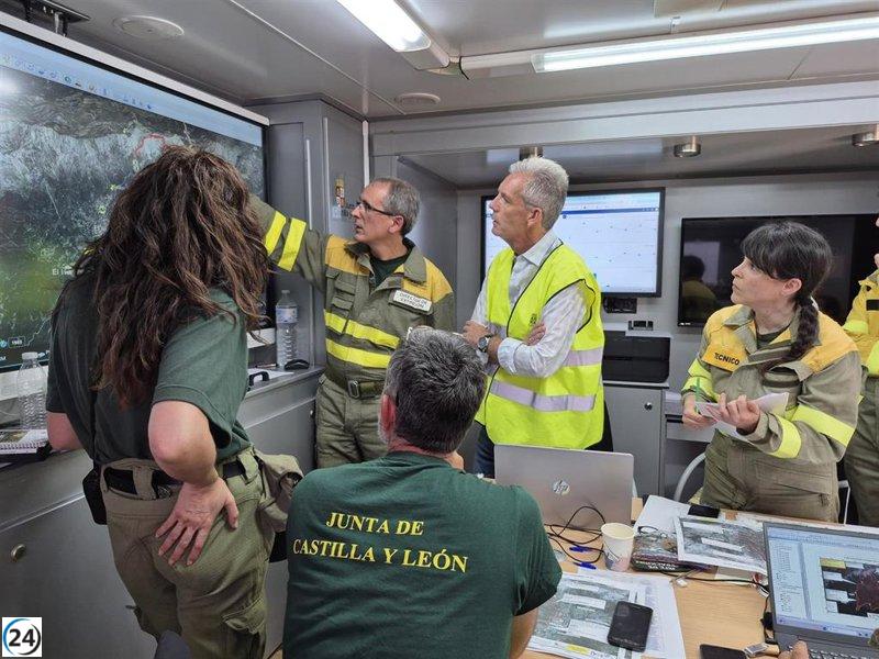Incendio en Cuevas del Valle (Ávila) sin llamas; se trabaja en asegurar un perímetro de 2.262 hectáreas.