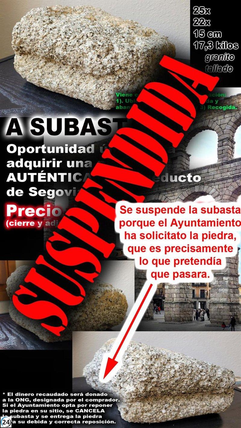 Un ciudadano de Segovia pone en venta una piedra del emblemático Acueducto.
