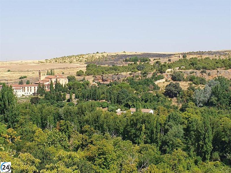 Ayuntamiento de Segovia solicita apoyo aéreo para combatir incendio en el Monasterio del Parral.