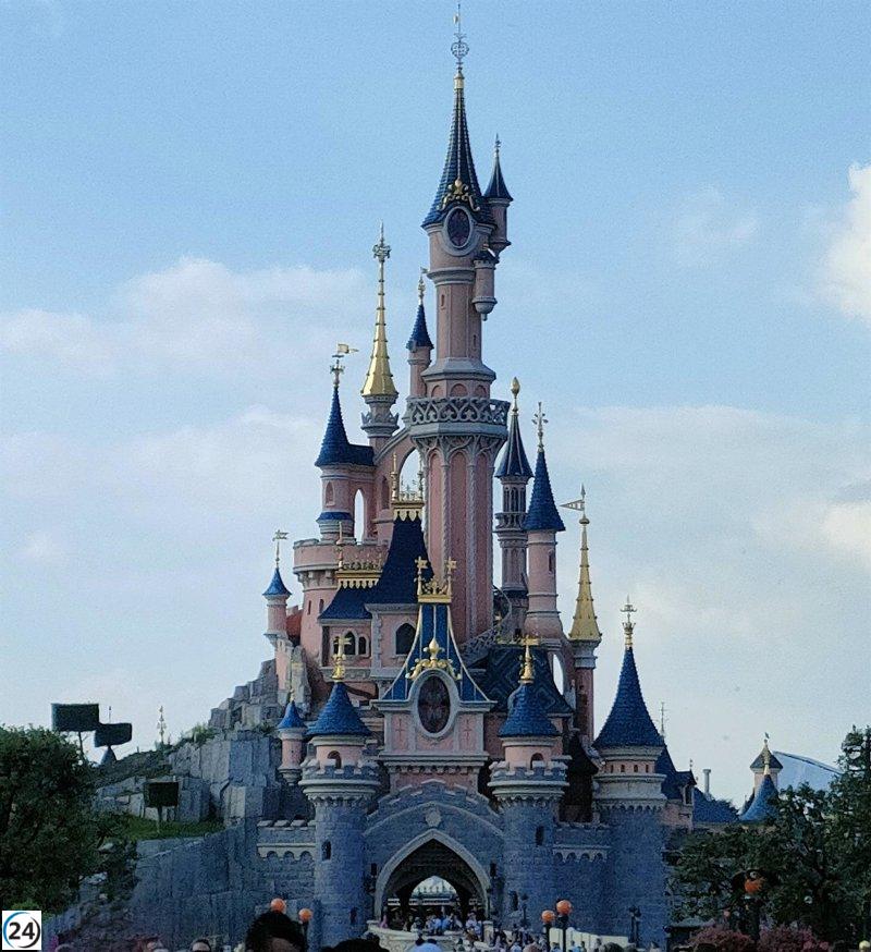 Cliente de Disneyland París reclama reembolso por atracciones cerradas y ausencia de autógrafos.