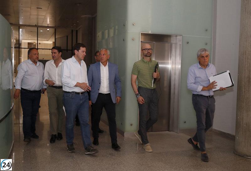 Mañueco convoca a su equipo para comenzar la reconstrucción post-incendios: 