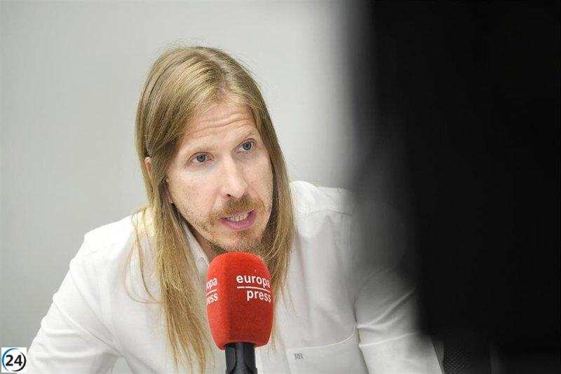 Pablo Fernández pide la renuncia de Mañueco y Quiñones por su manejo deficiente de los incendios.