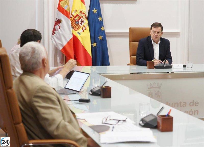 Mañueco anticipa retos en los incendios, aunque la situación en CyL ha mejorado con 8.200 evacuados.