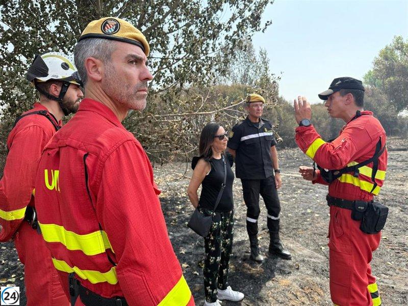 Robles elogia a la UME en Ayoó de Vidriales tras enfrentar un incendio devastador.